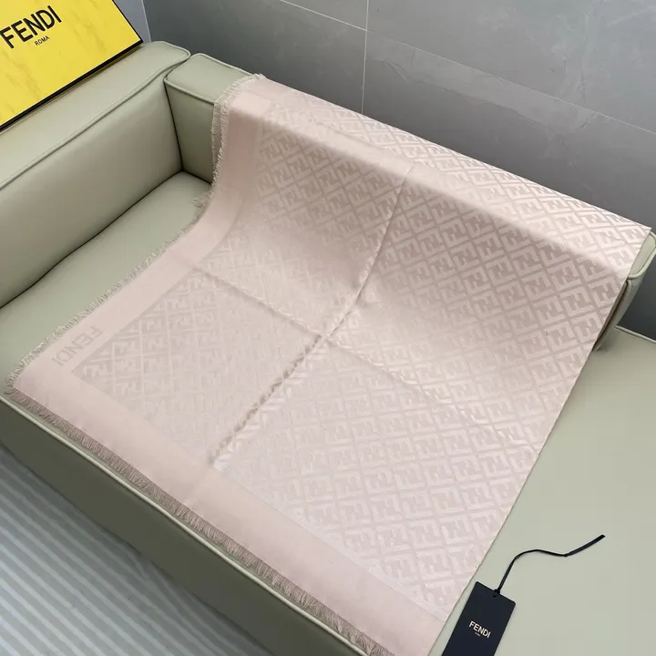 スーパーコピー フェンディ マフラー