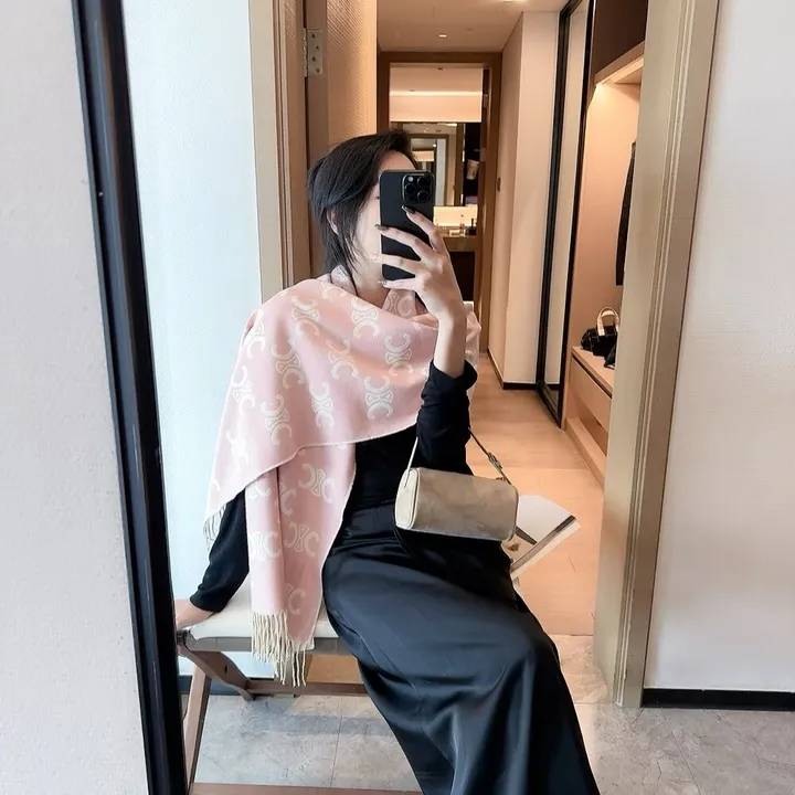 スーパーコピー セリーヌ マフラー