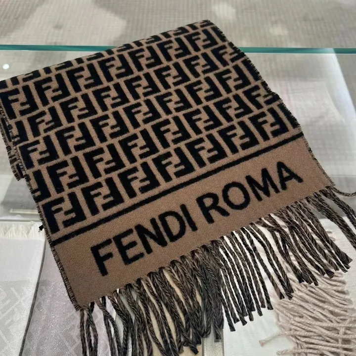 スーパーコピー フェンディ マフラー