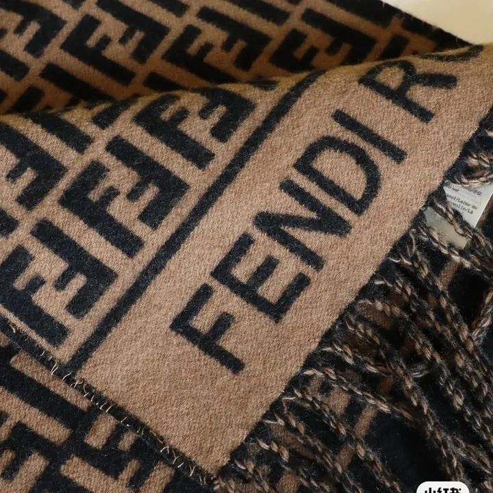 スーパーコピー フェンディ マフラー