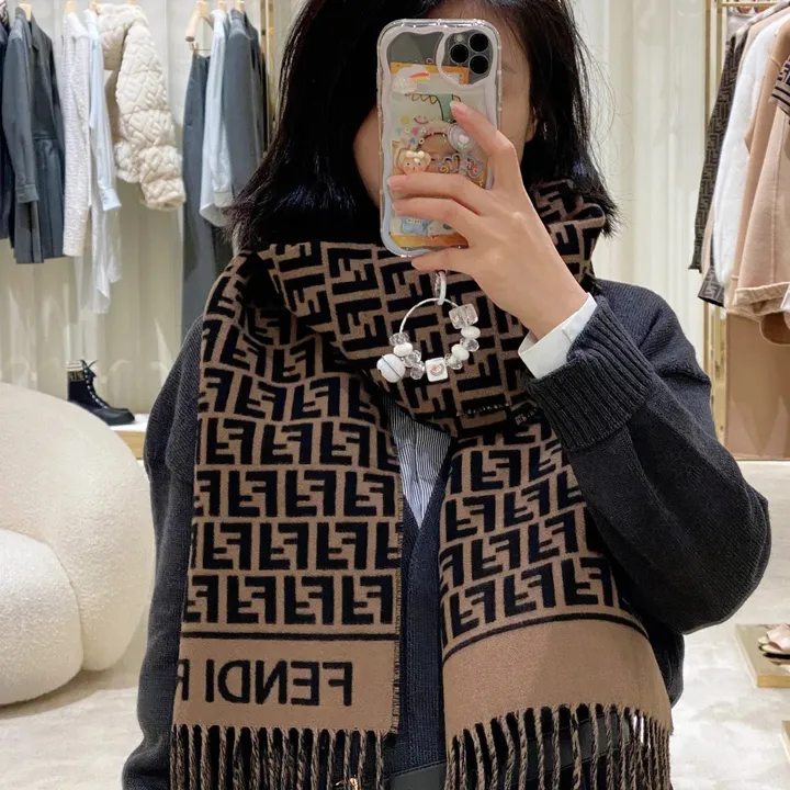 スーパーコピー フェンディ マフラー