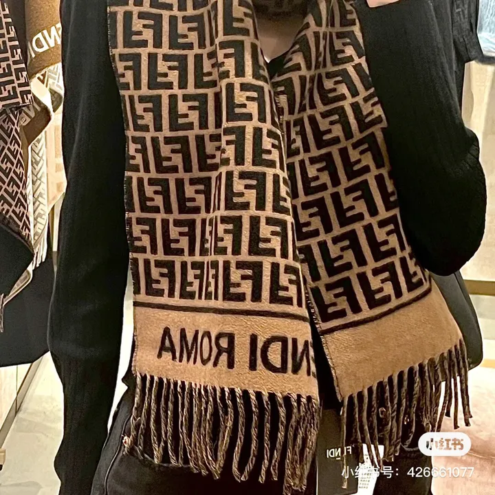 スーパーコピー フェンディ マフラー