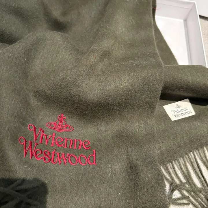 スーパーコピー ヴィヴィアン・ウエストウッド マフラー