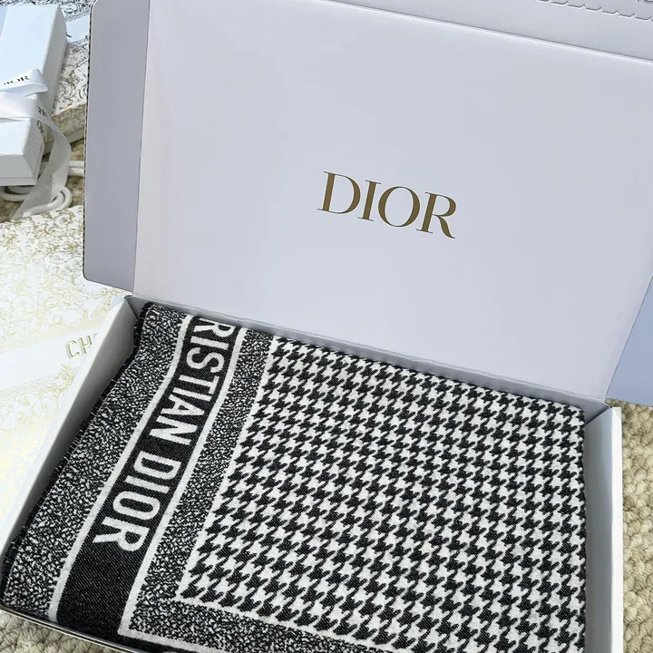 スーパーコピー ディオール マフラー