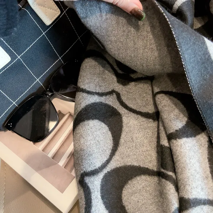 スーパーコピー コーチ マフラー