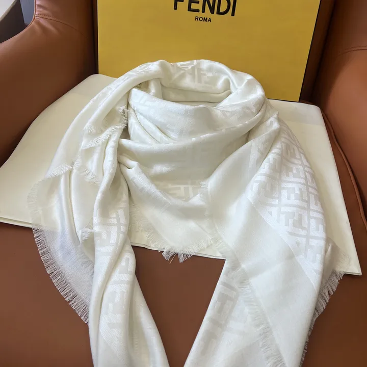 スーパーコピー フェンディ マフラー