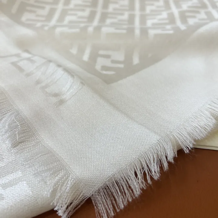 スーパーコピー フェンディ マフラー