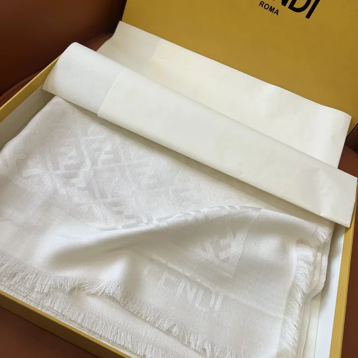 スーパーコピー フェンディ マフラー