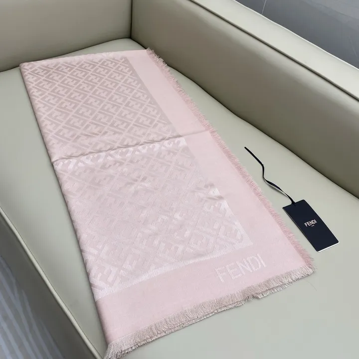 スーパーコピー フェンディ マフラー