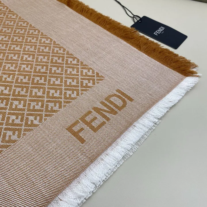 スーパーコピー フェンディ マフラー