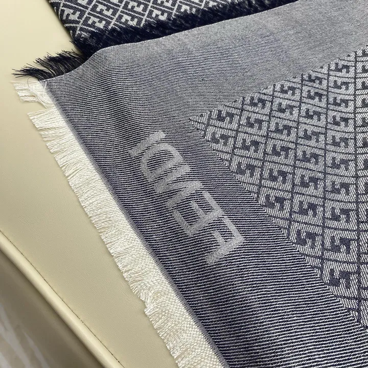 スーパーコピー フェンディ マフラー