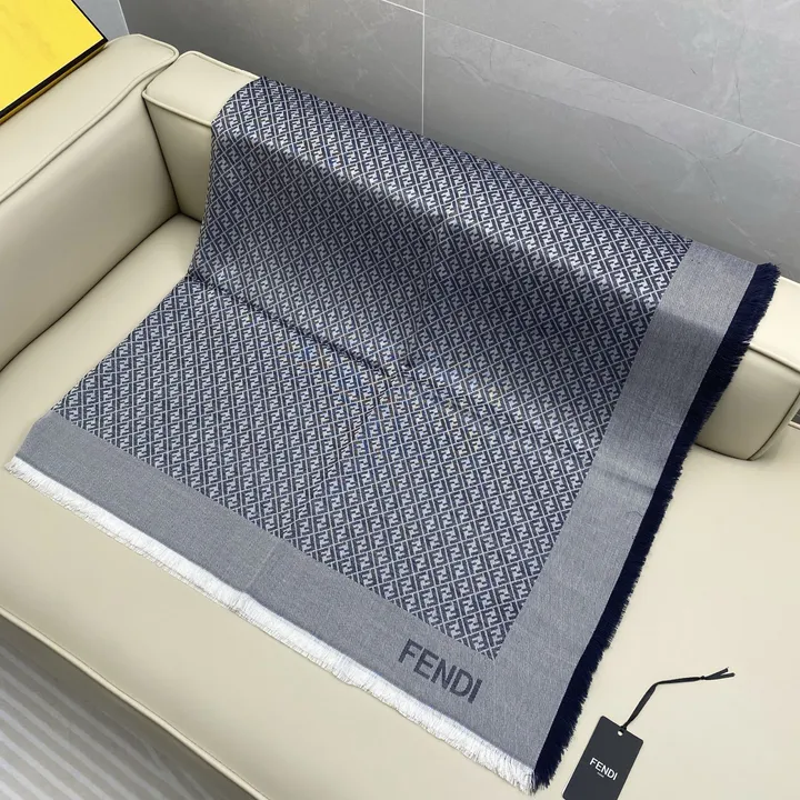 スーパーコピー フェンディ マフラー