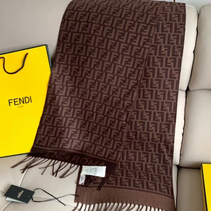 スーパーコピー フェンディ マフラー