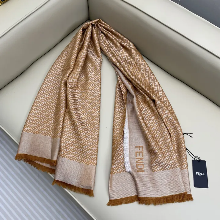 スーパーコピー フェンディ マフラー