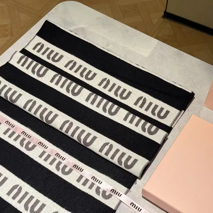 スーパーコピー フェンディ マフラー