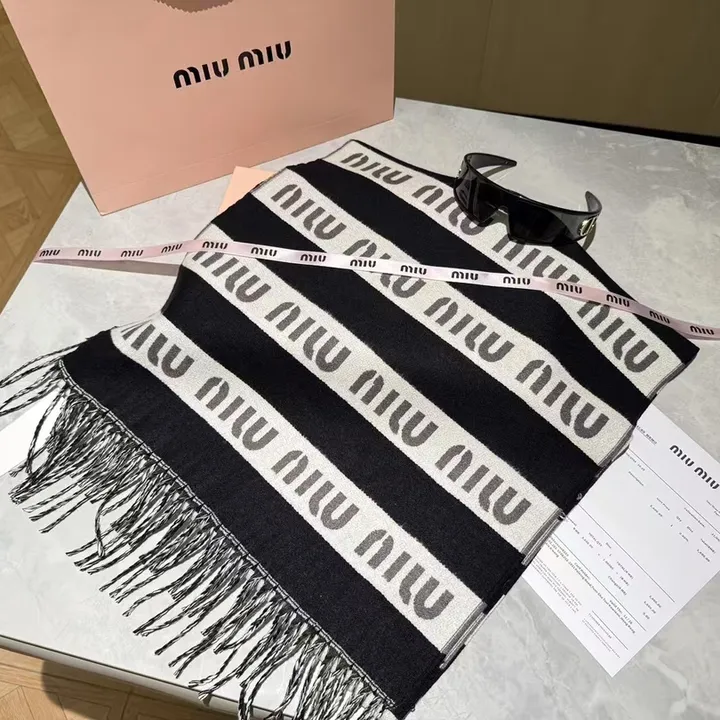 スーパーコピー フェンディ マフラー