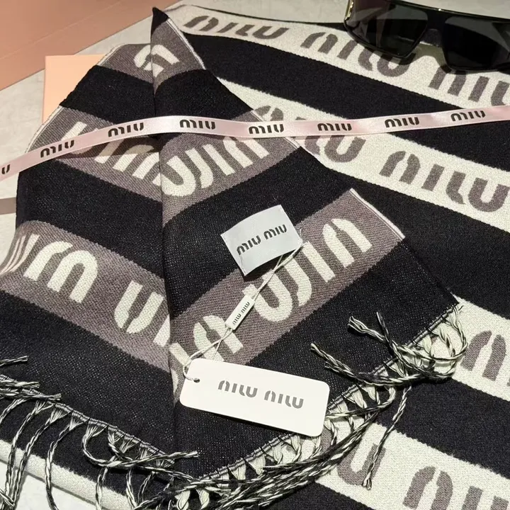 スーパーコピー フェンディ マフラー