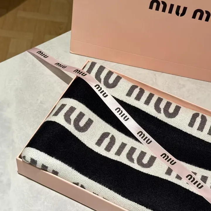 スーパーコピー フェンディ マフラー