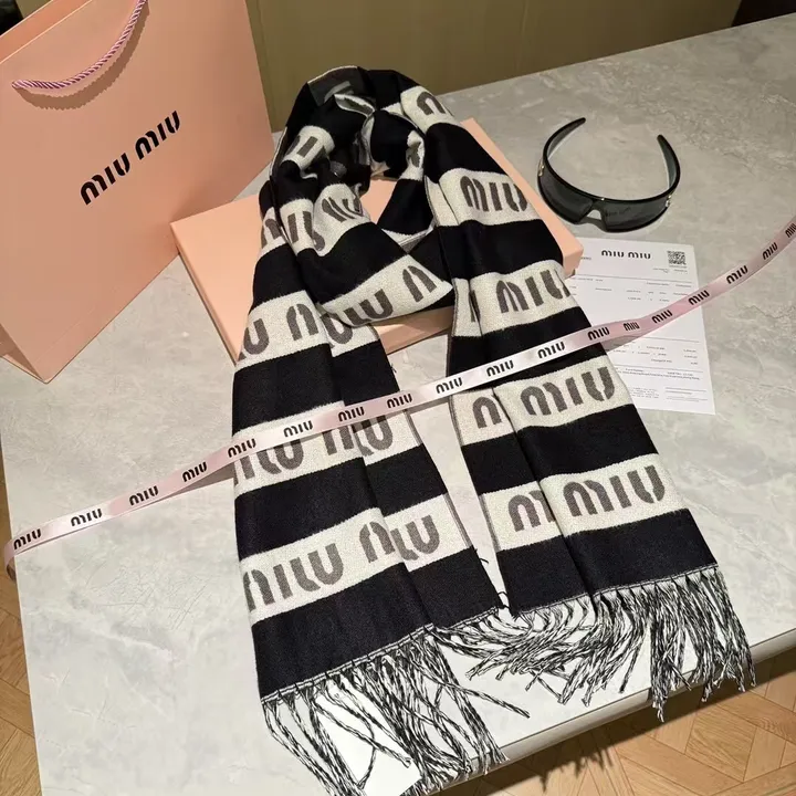 スーパーコピー フェンディ マフラー