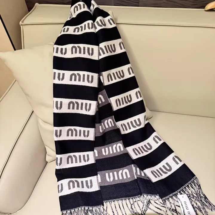 スーパーコピー フェンディ マフラー