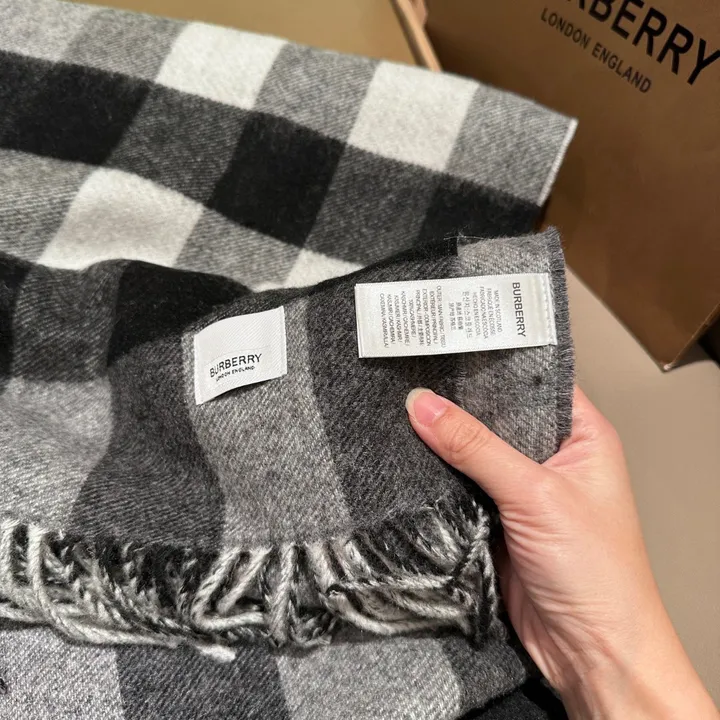 スーパーコピー バーバリー ス マフラー