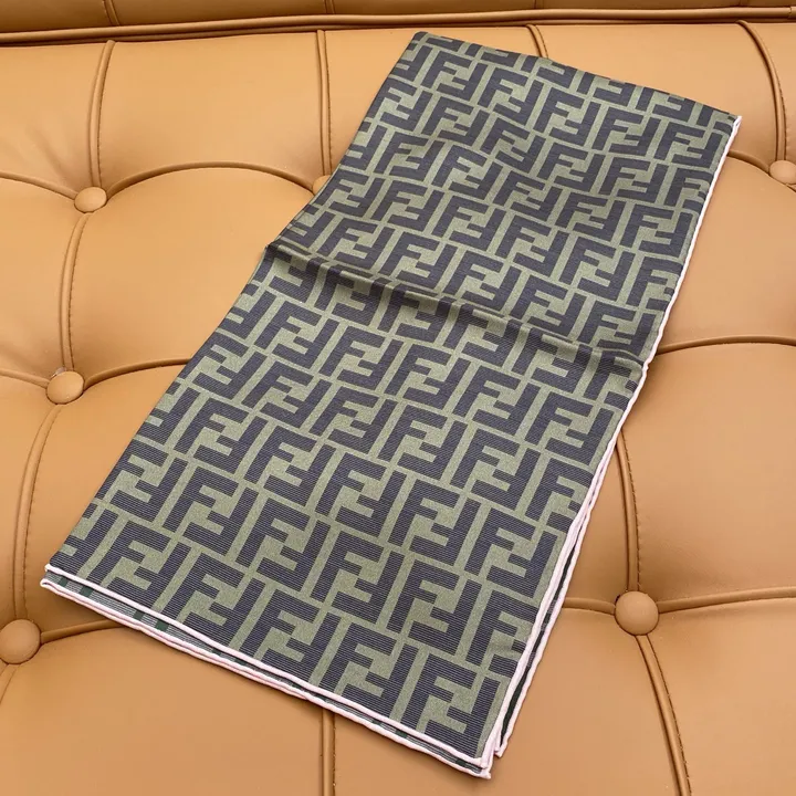 スーパーコピー フェンディ マフラー