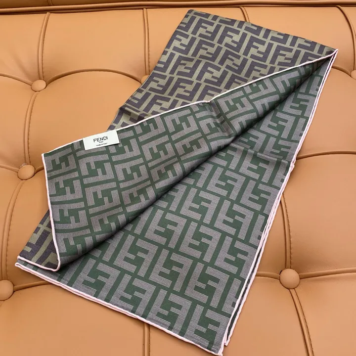 スーパーコピー フェンディ マフラー