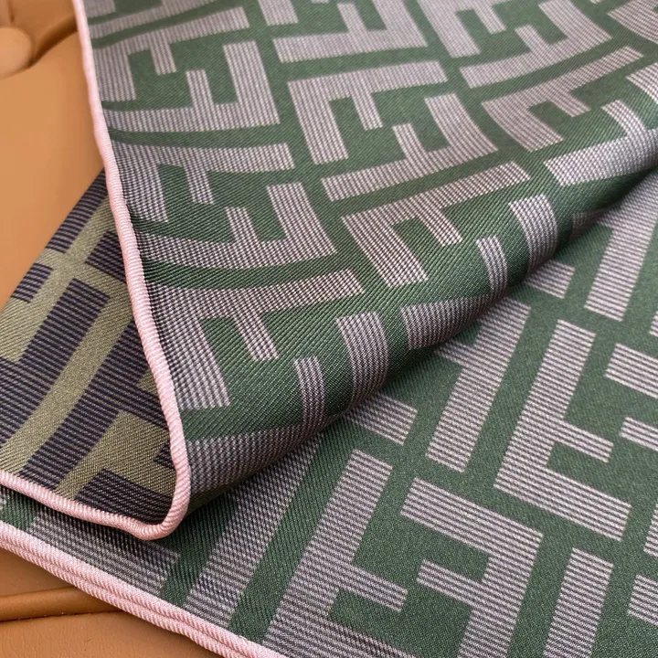 スーパーコピー フェンディ マフラー