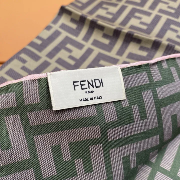 スーパーコピー フェンディ マフラー