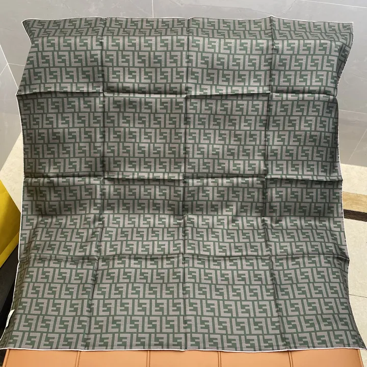 スーパーコピー フェンディ マフラー