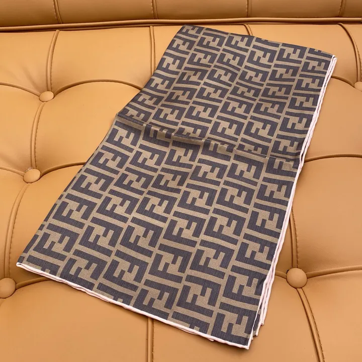 スーパーコピー フェンディ マフラー