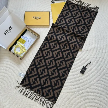 スーパーコピー フェンディ マフラー