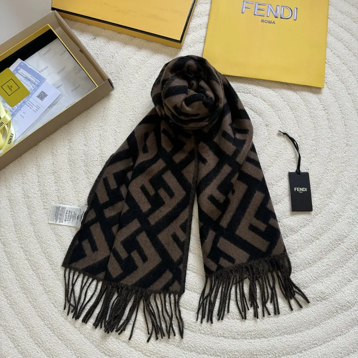 スーパーコピー フェンディ マフラー