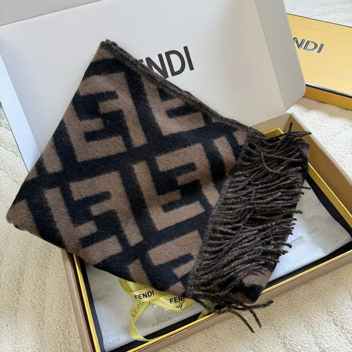 スーパーコピー フェンディ マフラー