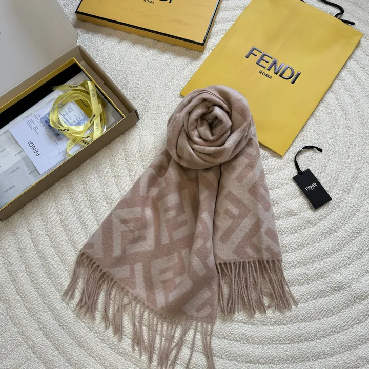 スーパーコピー フェンディ マフラー