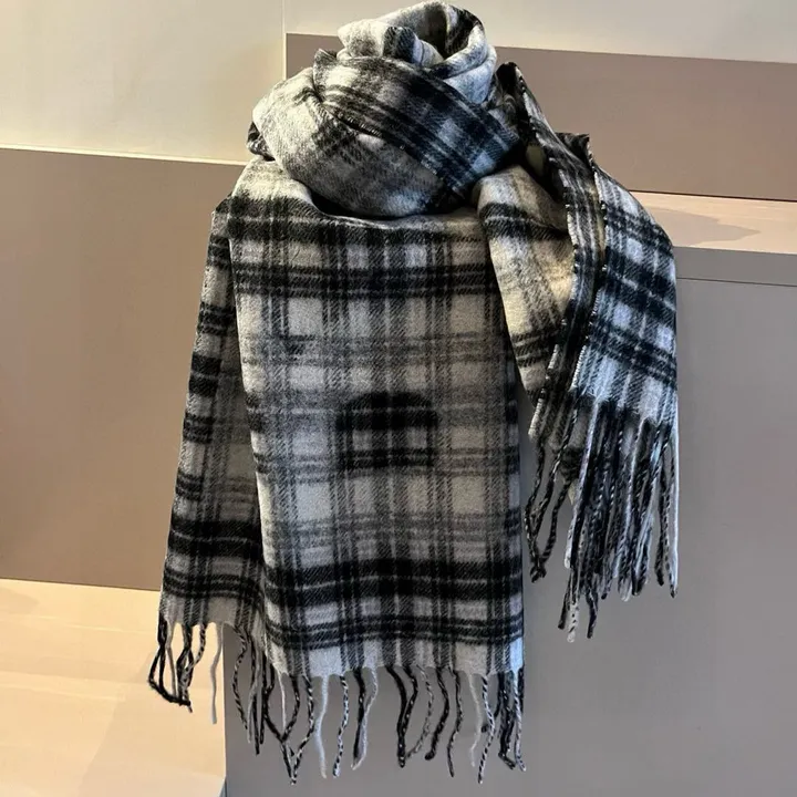 スーパーコピー バレンシアガ マフラー