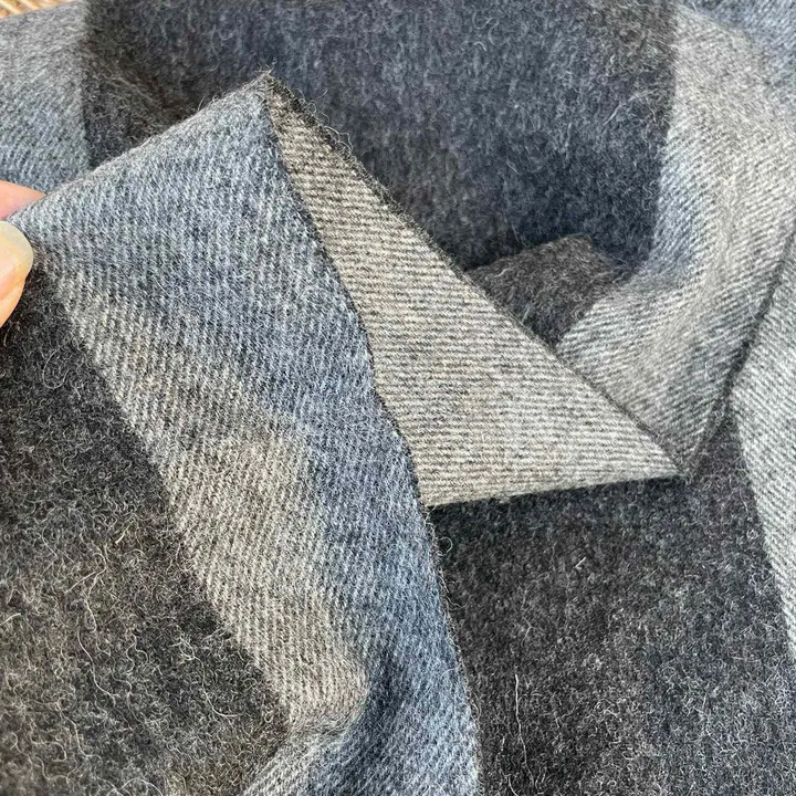 スーパーコピー フェンディ マフラー