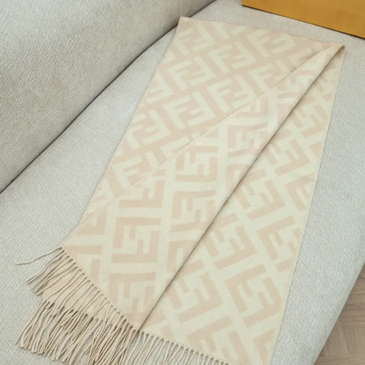 スーパーコピー フェンディ マフラー