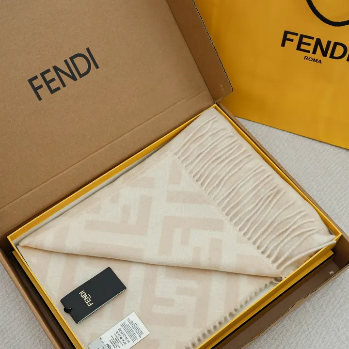 スーパーコピー フェンディ マフラー