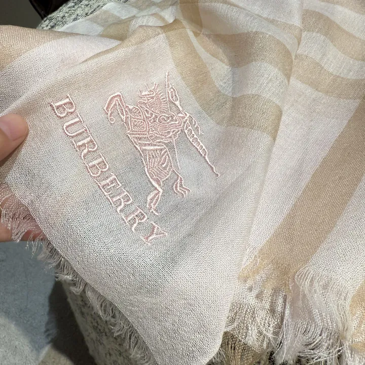 スーパーコピー バーバリー ス マフラー