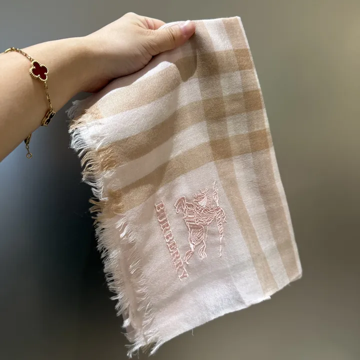 スーパーコピー バーバリー ス マフラー