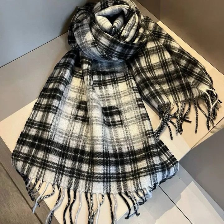 スーパーコピー バレンシアガ マフラー