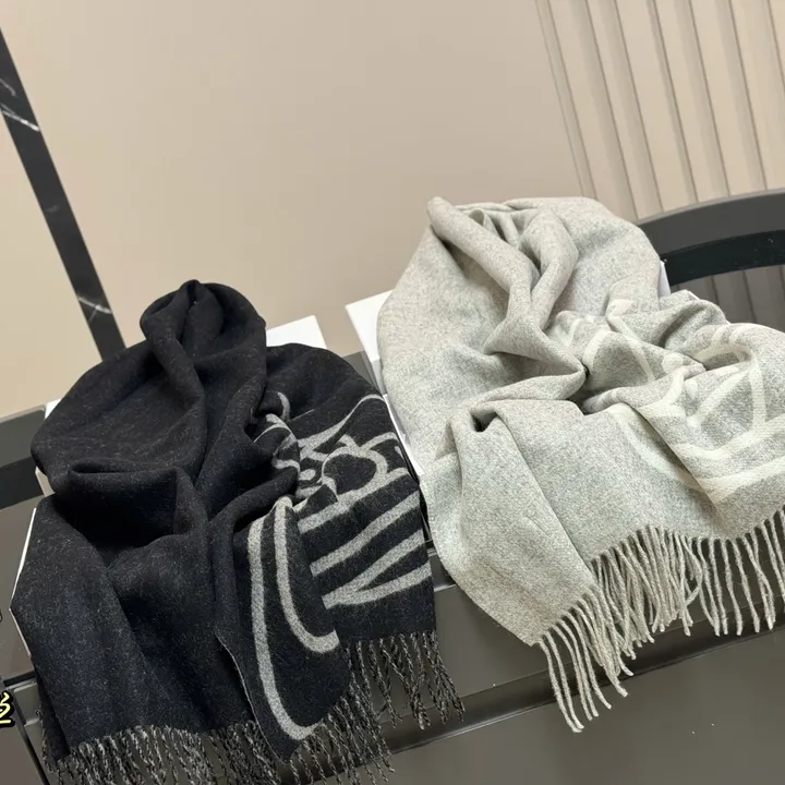 スーパーコピー ヴィヴィアン・ウエストウッド マフラー