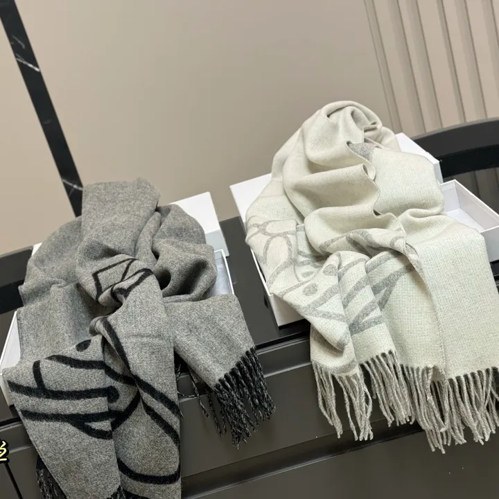 スーパーコピー ヴィヴィアン・ウエストウッド マフラー