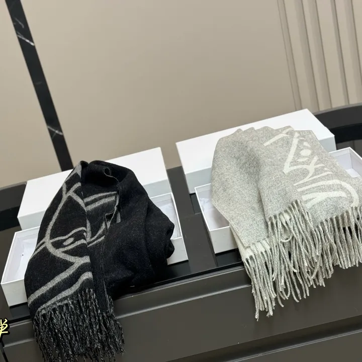 スーパーコピー ヴィヴィアン・ウエストウッド マフラー