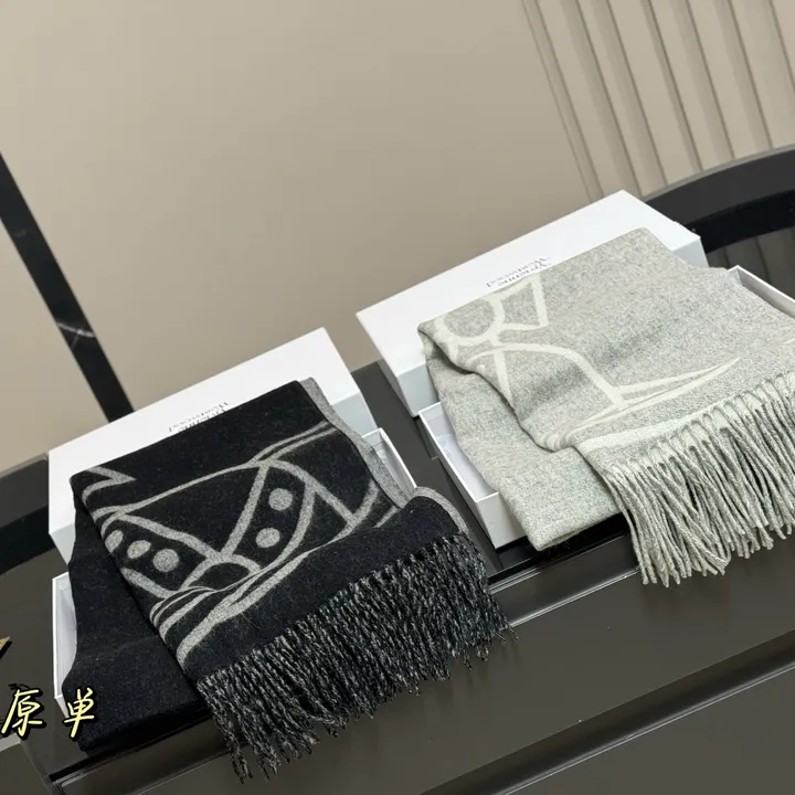 スーパーコピー ヴィヴィアン・ウエストウッド マフラー