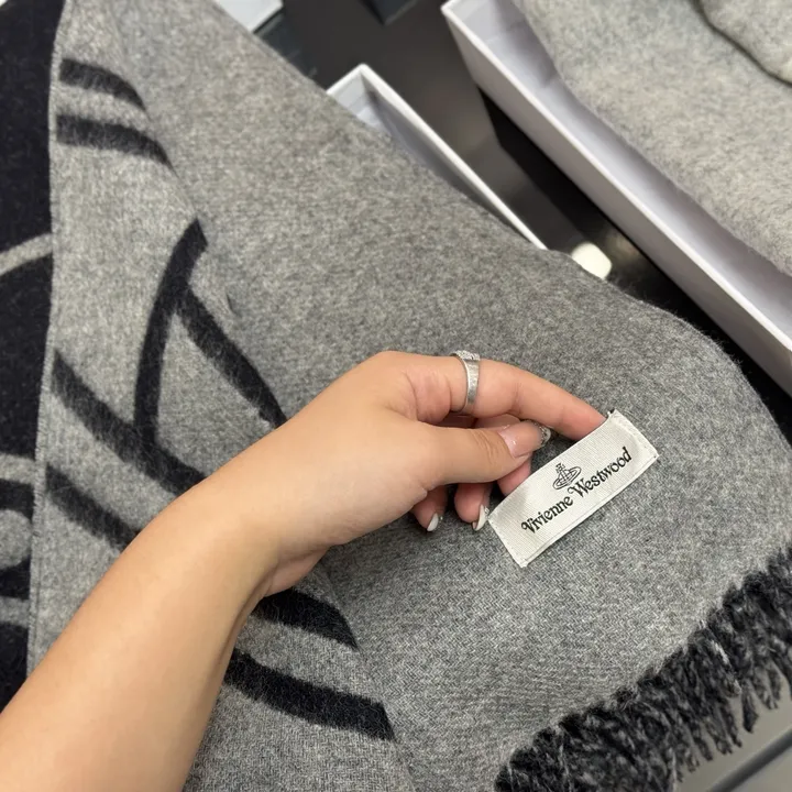 スーパーコピー ヴィヴィアン・ウエストウッド マフラー