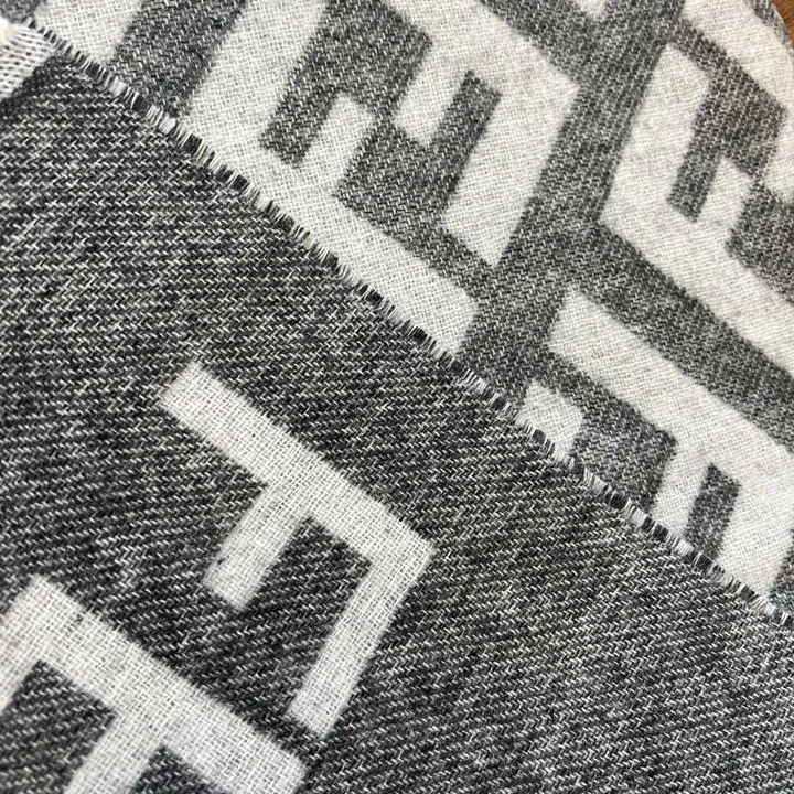 スーパーコピー フェンディ マフラー