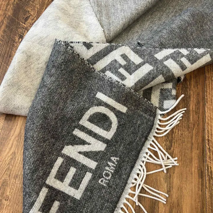 スーパーコピー フェンディ マフラー