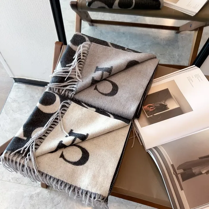 スーパーコピー コーチ マフラー